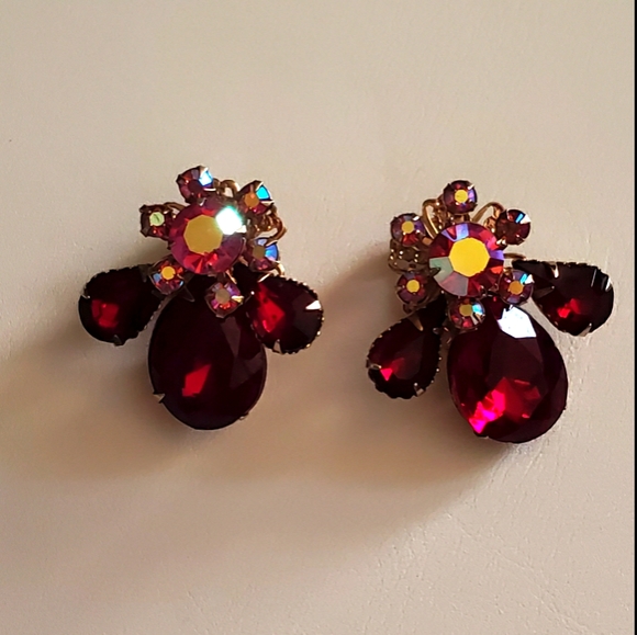 Vintage Aurora Borealis Ruby Rhinestone Earrings - Picture 5 of 16